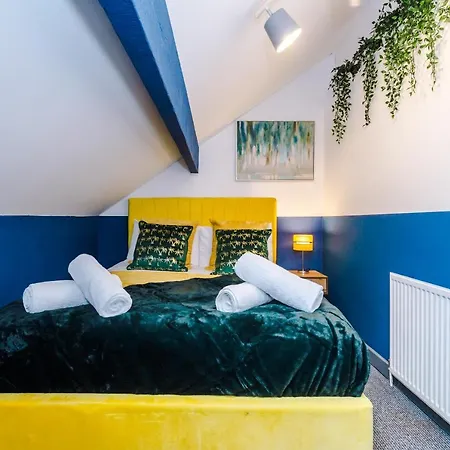 Sleek And Stylish House - 5 Minutes From Leeds Centre Holiday home *