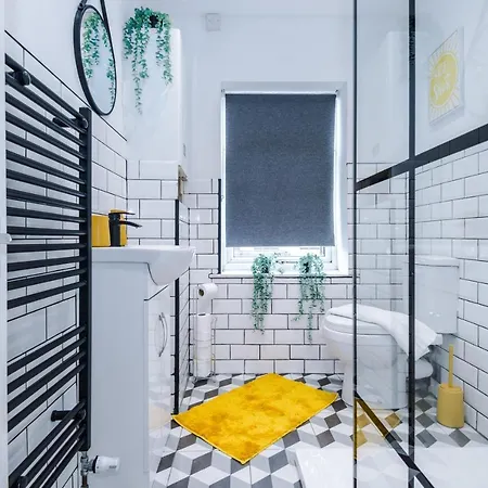 Dom wakacyjny Sleek And Stylish House - 5 Minutes From Leeds Centre *
